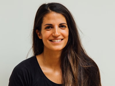 星耀国际特邀女解说大咖 - 刘语熙老师的专业肖像